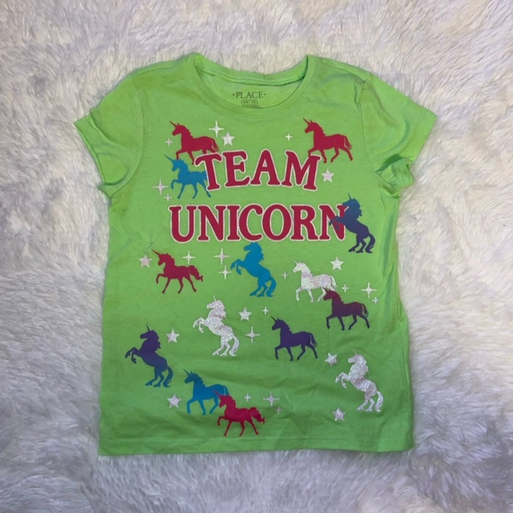 The Children's Place Green and Red Short Sleeve Tee